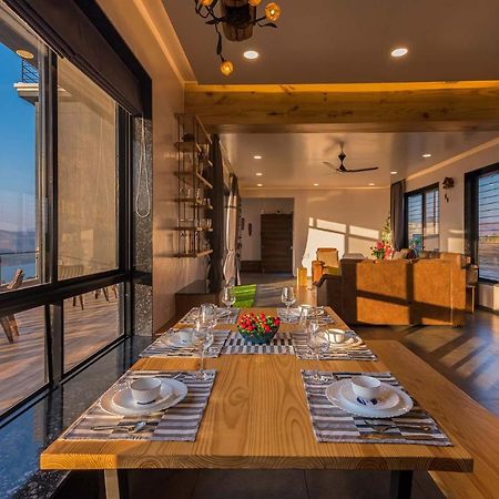 Eyes On The Lake By Stayvista - A Hillside Villa With A Captivating View Of The River Pune Eksteriør bilde