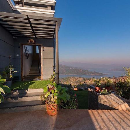 Eyes On The Lake By Stayvista - A Hillside Villa With A Captivating View Of The River Pune Eksteriør bilde