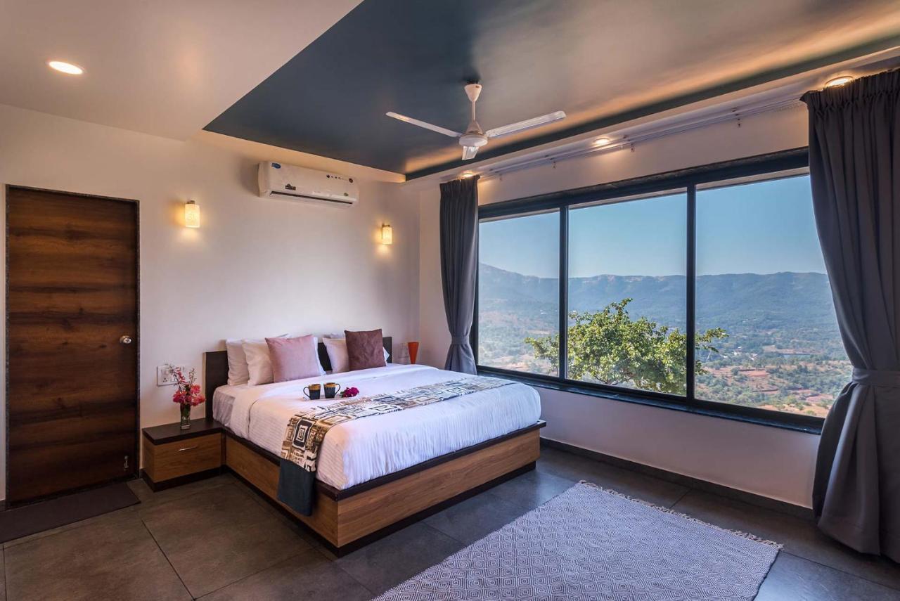 Eyes On The Lake By Stayvista - A Hillside Villa With A Captivating View Of The River Pune Eksteriør bilde