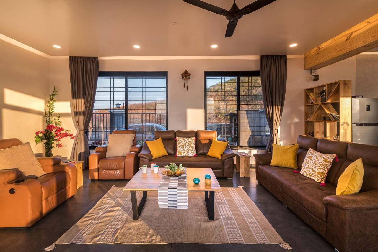 Eyes On The Lake By Stayvista - A Hillside Villa With A Captivating View Of The River Pune Eksteriør bilde