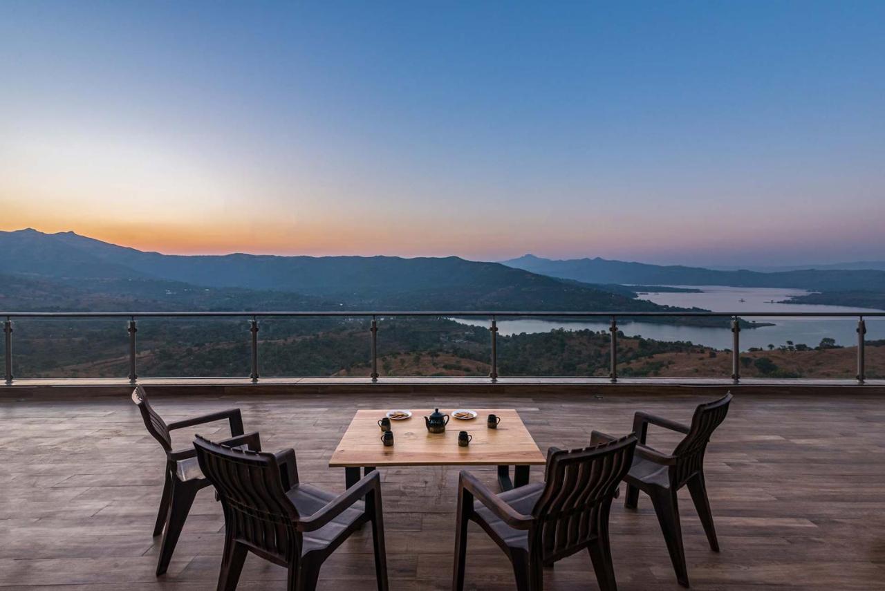 Eyes On The Lake By Stayvista - A Hillside Villa With A Captivating View Of The River Pune Eksteriør bilde